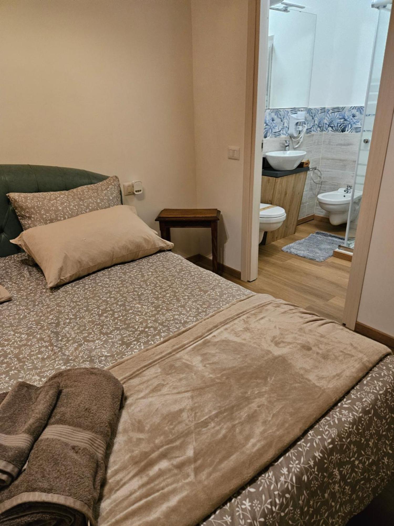 Mxp Room Busto Busto Arsizio Eksteriør bilde